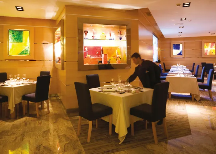 Riu Palace Tres Islas Коральео